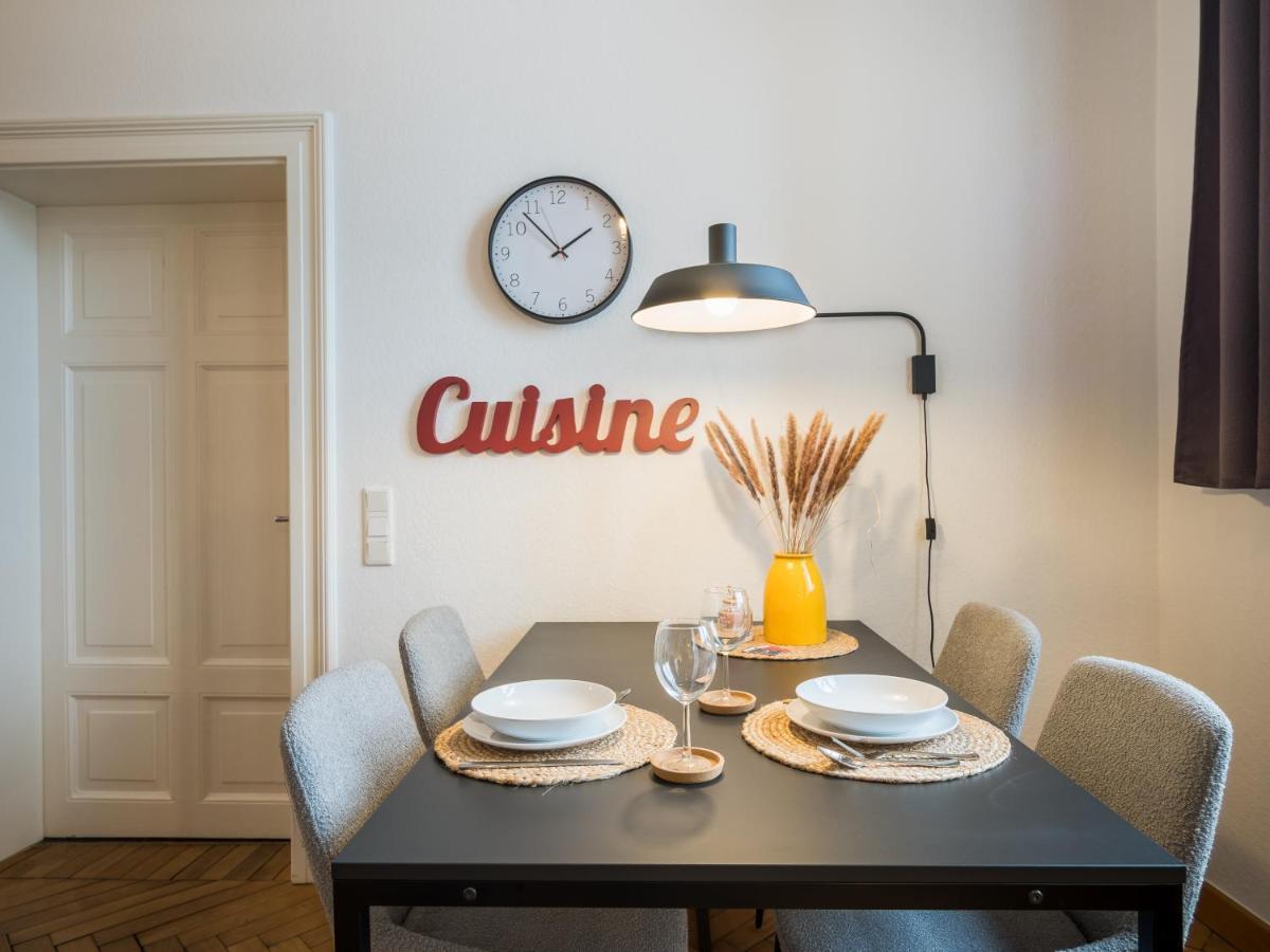 Schwarzlins Loftraum - Stilvolles Apartment Mit Smart Tv, Netflix, Disney Plus, Schnellem Wlan, Parken, Nespresso Sankt Ingbert Esterno foto